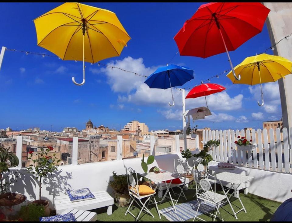 Bed and Breakfast Due Passi Dal Centro Marsala Exterior foto