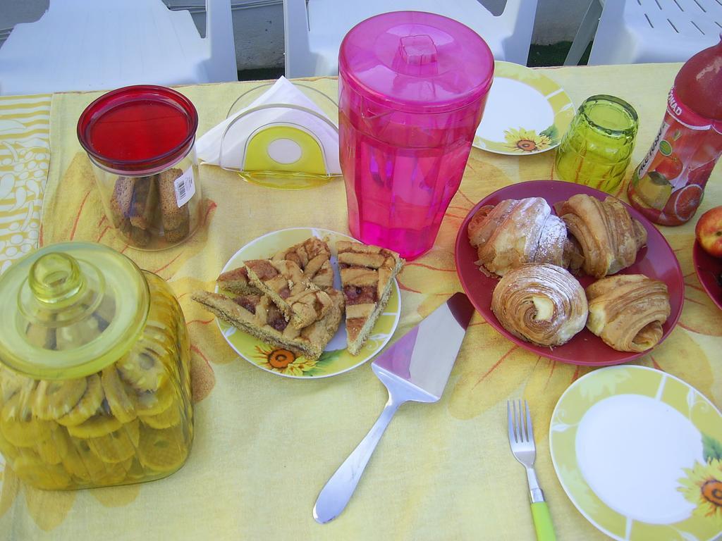 Bed and Breakfast Due Passi Dal Centro Marsala Exterior foto