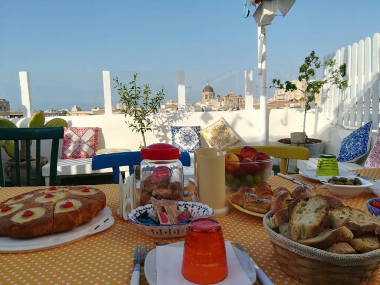 Bed and Breakfast Due Passi Dal Centro Marsala Exterior foto
